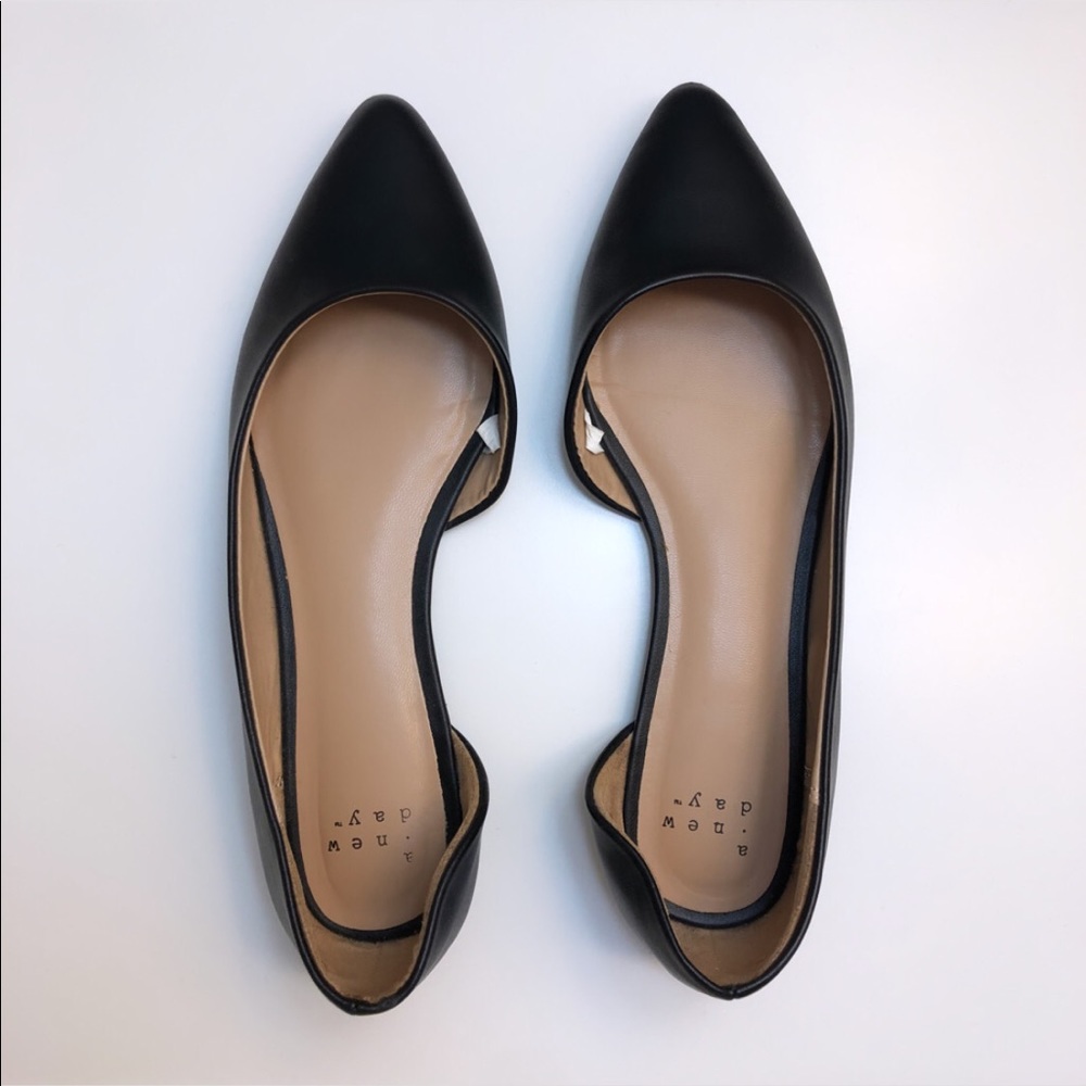 Black Matte Pointed-Toe Flats